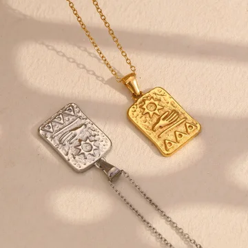 Gina - Chic Tarot Necklace